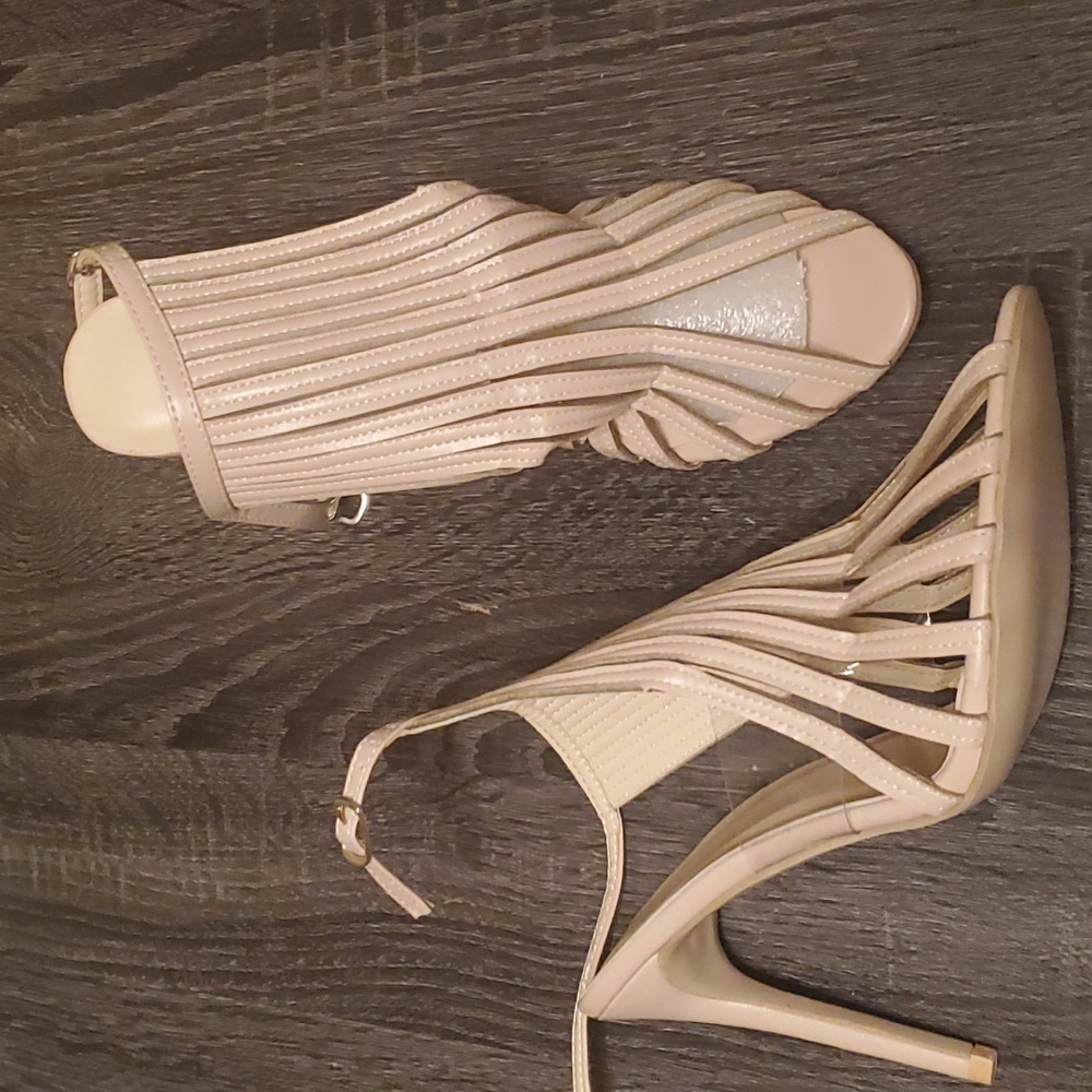 Cute heeled sandles